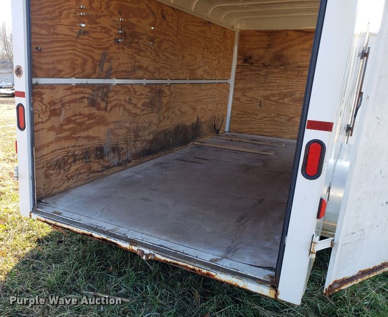 image for item GA9324 2004 Cm Trailers enclosed cargo trailer