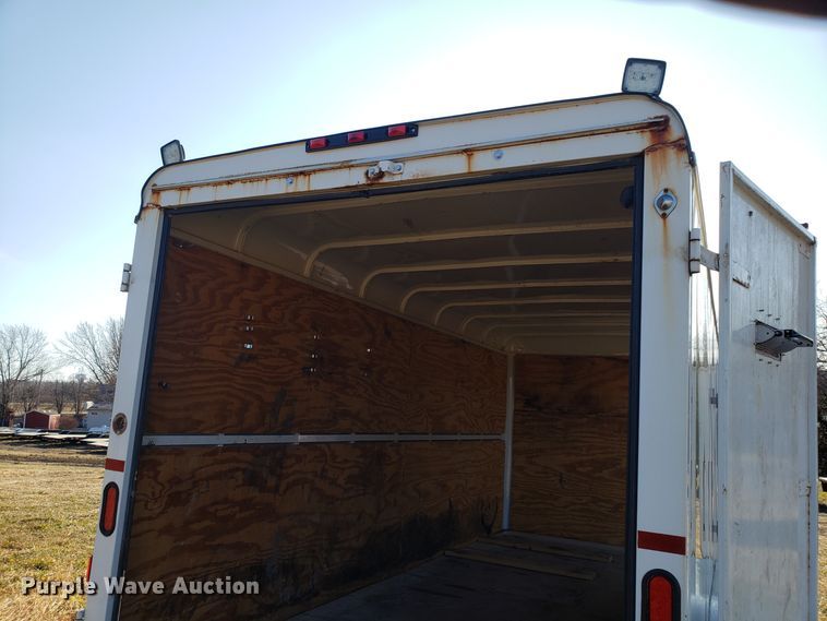 image for item GA9324 2004 Cm Trailers enclosed cargo trailer