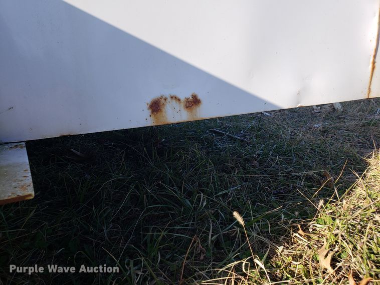 image for item GA9324 2004 Cm Trailers enclosed cargo trailer