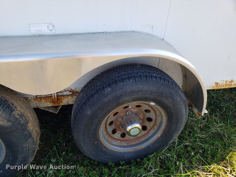 image for item GA9324 2004 Cm Trailers enclosed cargo trailer