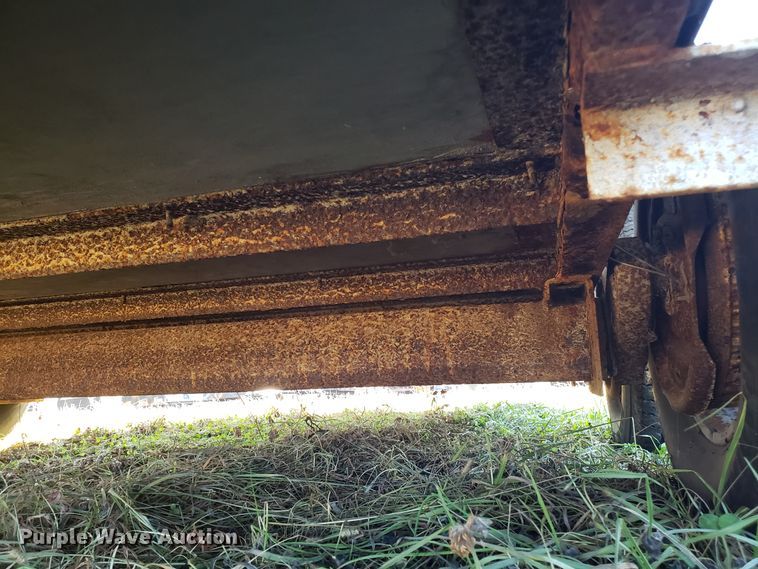 image for item GA9324 2004 Cm Trailers enclosed cargo trailer