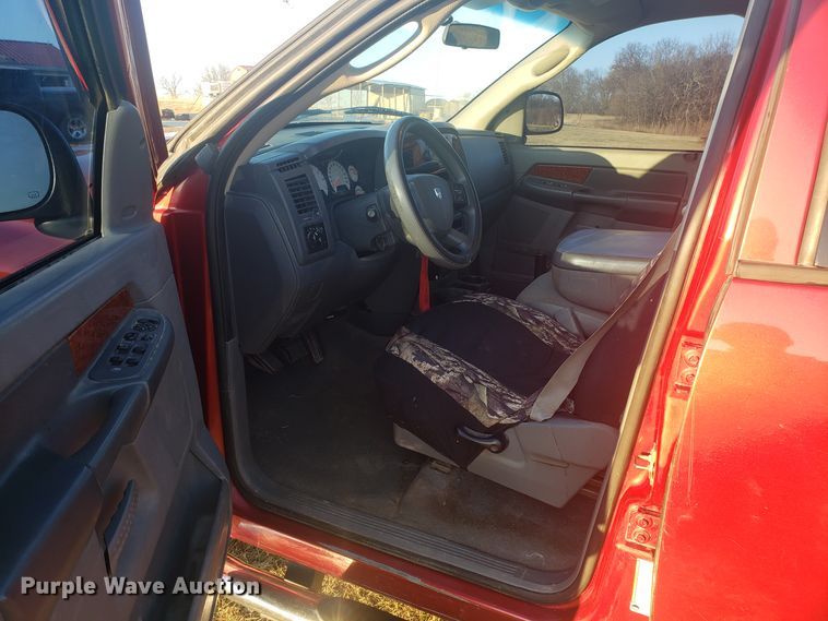 image for item GA9325 2006 Dodge Ram 1500 Quad Cab pickup truck