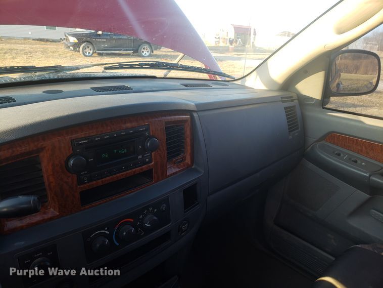 image for item GA9325 2006 Dodge Ram 1500 Quad Cab pickup truck