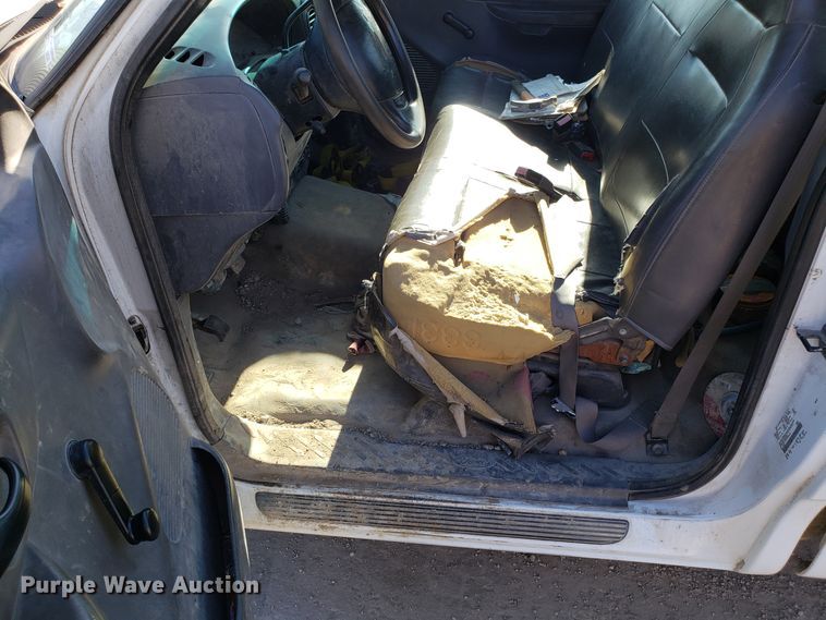 image for item GA9348 2002 Ford F150 pickup truck