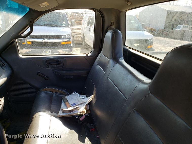 image for item GA9348 2002 Ford F150 pickup truck