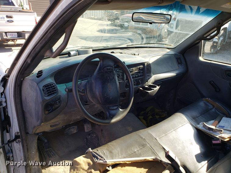 image for item GA9348 2002 Ford F150 pickup truck