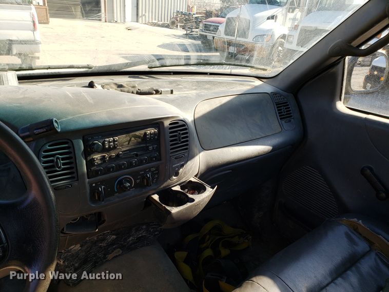 image for item GA9348 2002 Ford F150 pickup truck