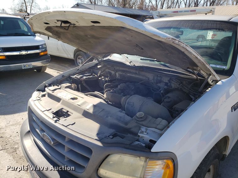 image for item GA9348 2002 Ford F150 pickup truck