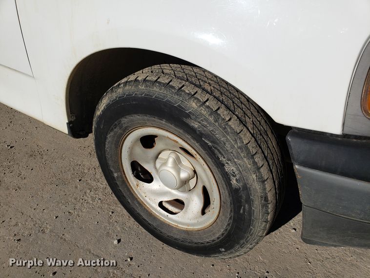 image for item GA9348 2002 Ford F150 pickup truck