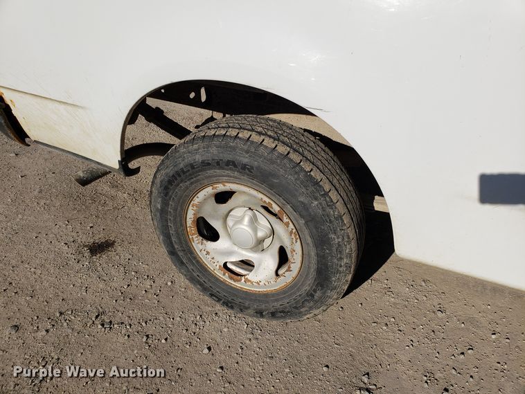 image for item GA9348 2002 Ford F150 pickup truck