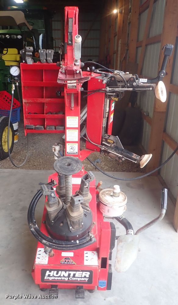 image for item GA9955 Hunter TC3500 tire machine
