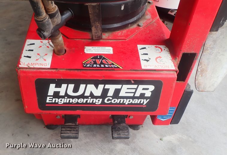 image for item GA9955 Hunter TC3500 tire machine