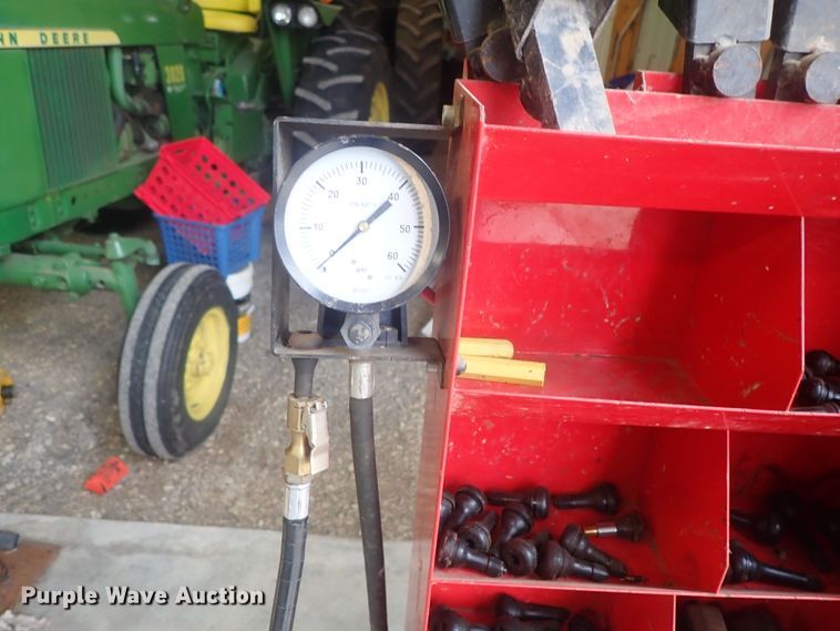 image for item GA9955 Hunter TC3500 tire machine