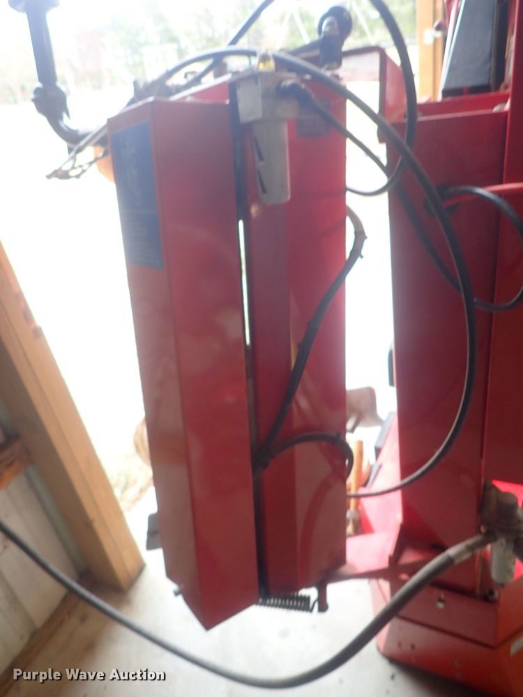 image for item GA9955 Hunter TC3500 tire machine