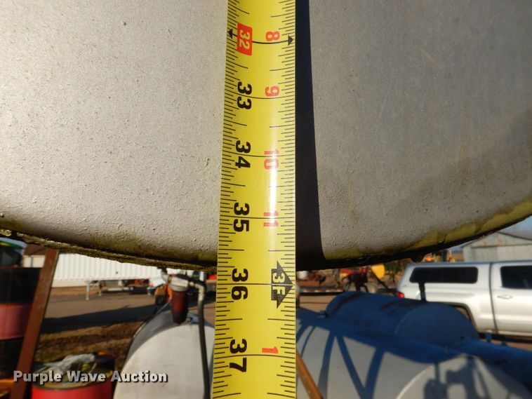 image for item GB9500 (2) fuel tanks