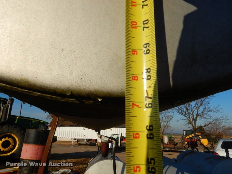 image for item GB9500 (2) fuel tanks