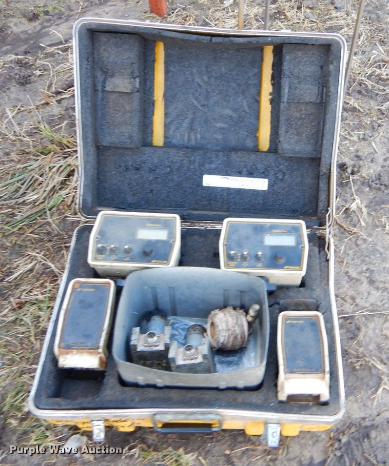 image for item GB9502 Asphalt TopCon System Four Sonic Tracker II