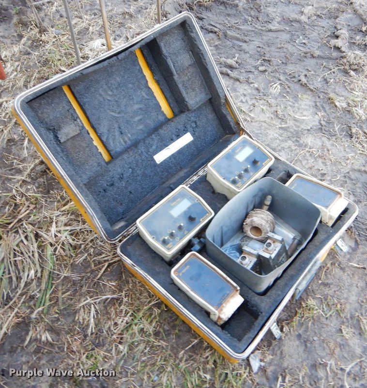 image for item GB9502 Asphalt TopCon System Four Sonic Tracker II