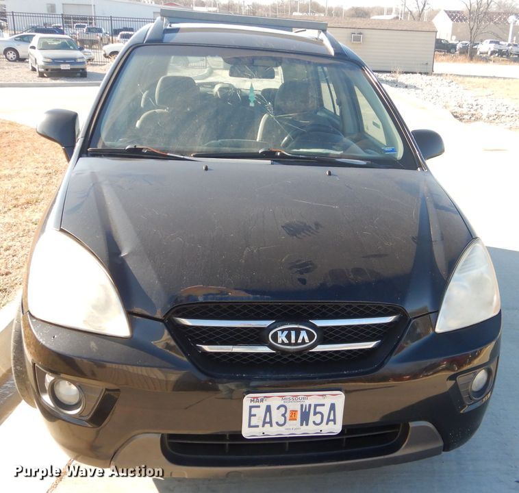 image for item GB9532 2007 Kia Rondo SUV