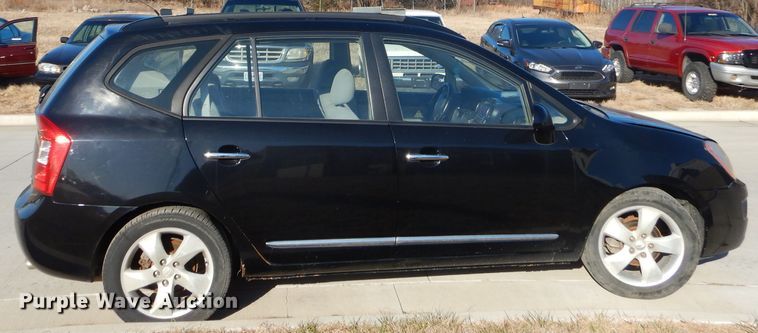 image for item GB9532 2007 Kia Rondo SUV