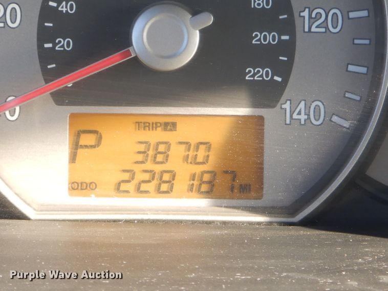 image for item GB9532 2007 Kia Rondo SUV