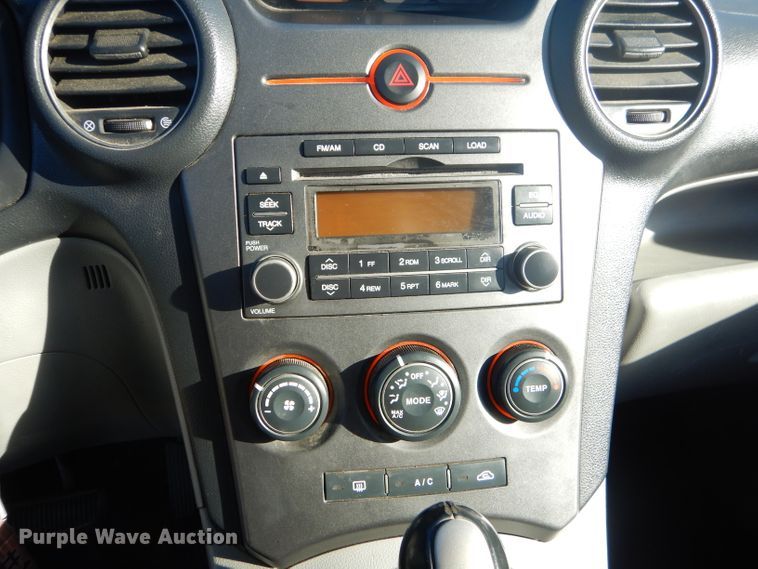 image for item GB9532 2007 Kia Rondo SUV