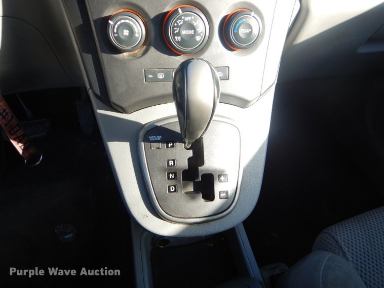 image for item GB9532 2007 Kia Rondo SUV