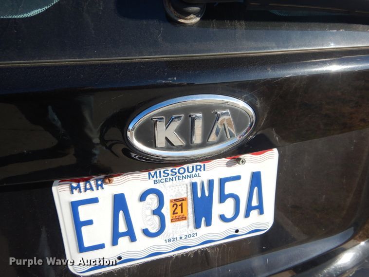 image for item GB9532 2007 Kia Rondo SUV