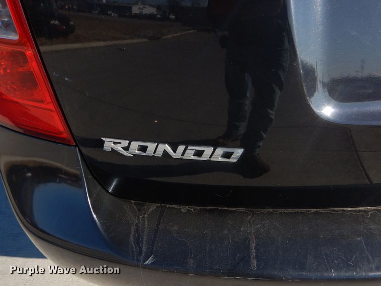 image for item GB9532 2007 Kia Rondo SUV