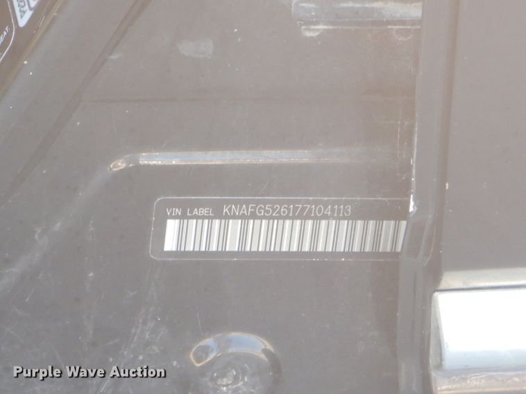 image for item GB9532 2007 Kia Rondo SUV