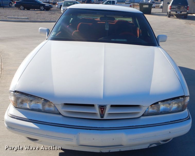 image for item GB9533 1992 Pontiac Bonneville