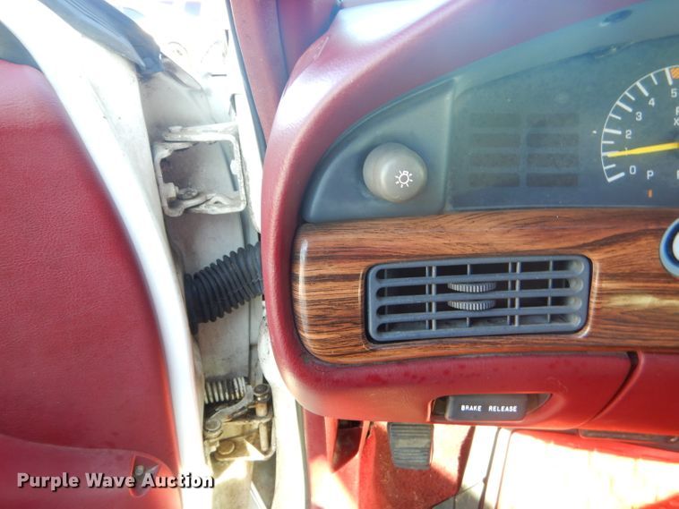 image for item GB9533 1992 Pontiac Bonneville