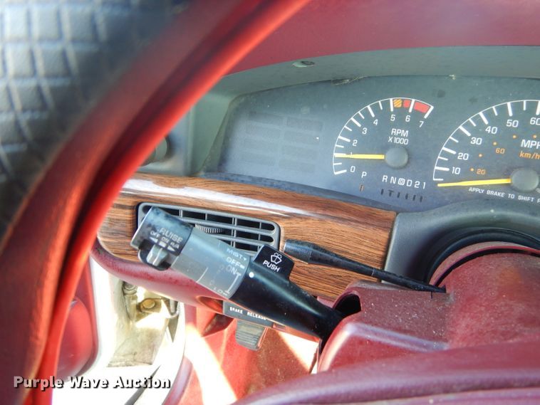 image for item GB9533 1992 Pontiac Bonneville