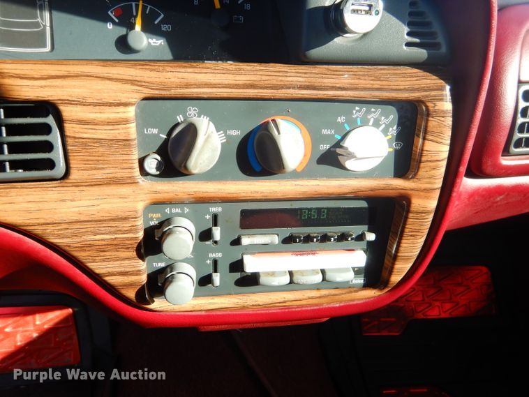 image for item GB9533 1992 Pontiac Bonneville