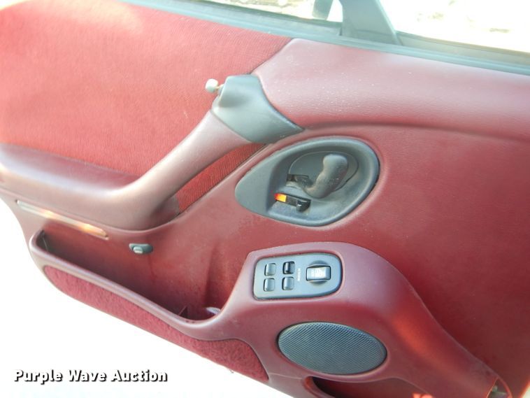 image for item GB9533 1992 Pontiac Bonneville