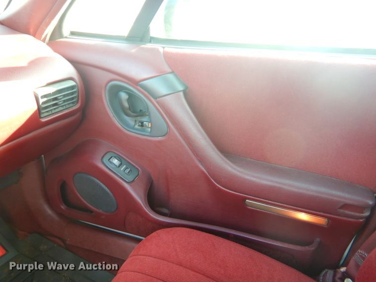 image for item GB9533 1992 Pontiac Bonneville