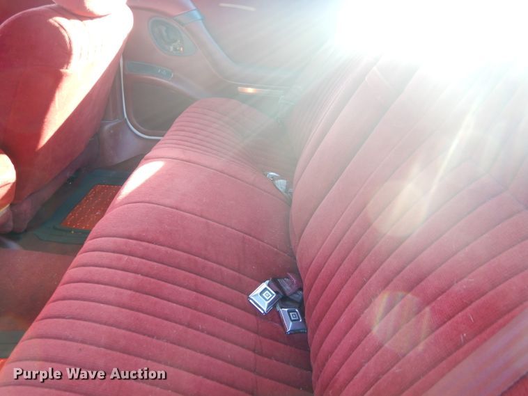 image for item GB9533 1992 Pontiac Bonneville