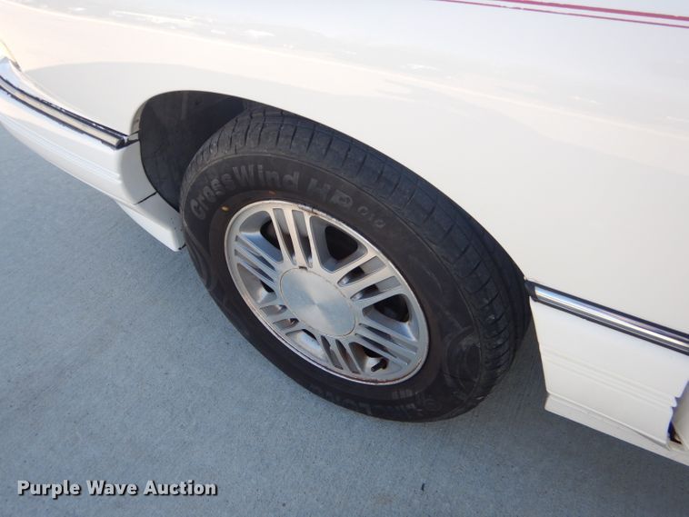 image for item GB9533 1992 Pontiac Bonneville