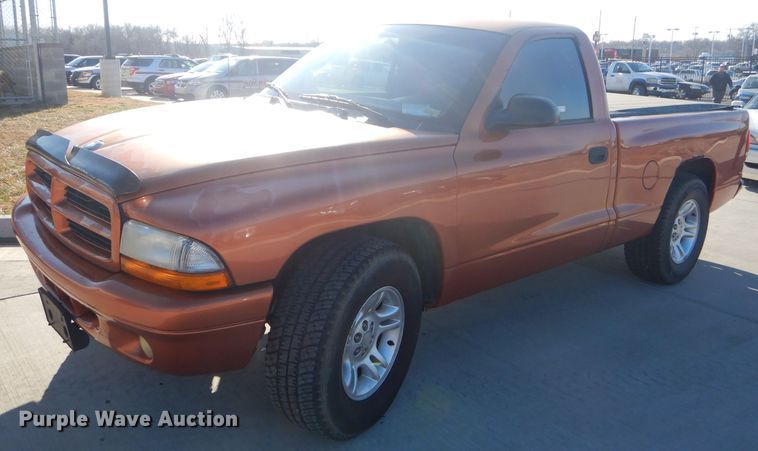 image for item GB9534 2001 Dodge Dakota pickup truck