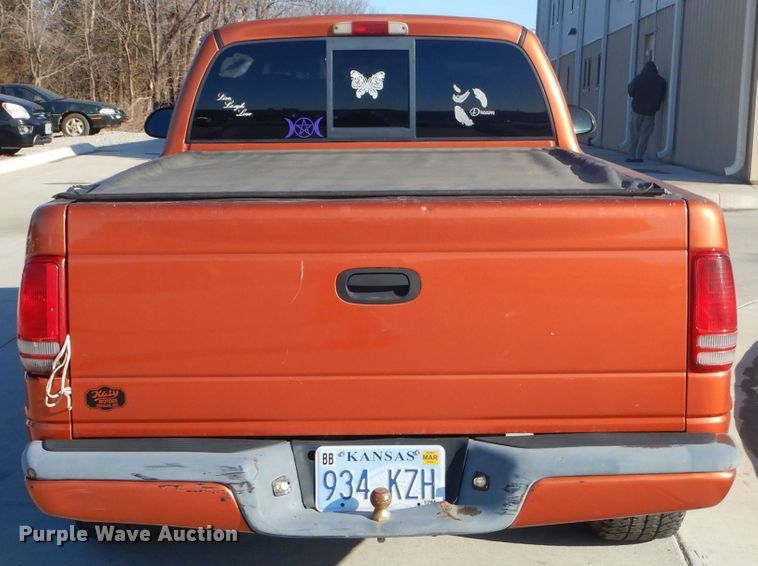 image for item GB9534 2001 Dodge Dakota pickup truck
