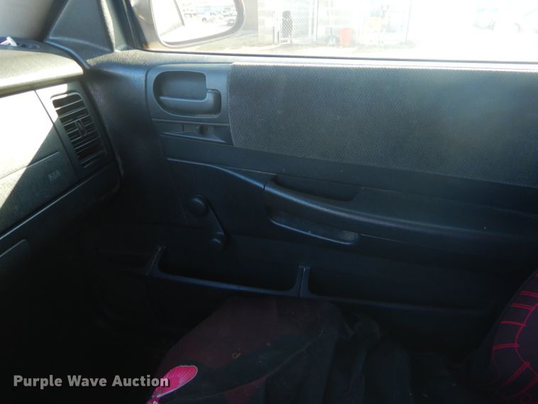 image for item GB9534 2001 Dodge Dakota pickup truck