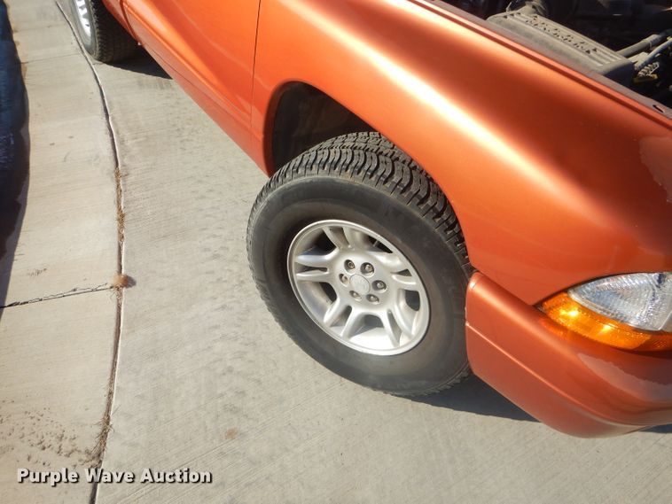 image for item GB9534 2001 Dodge Dakota pickup truck