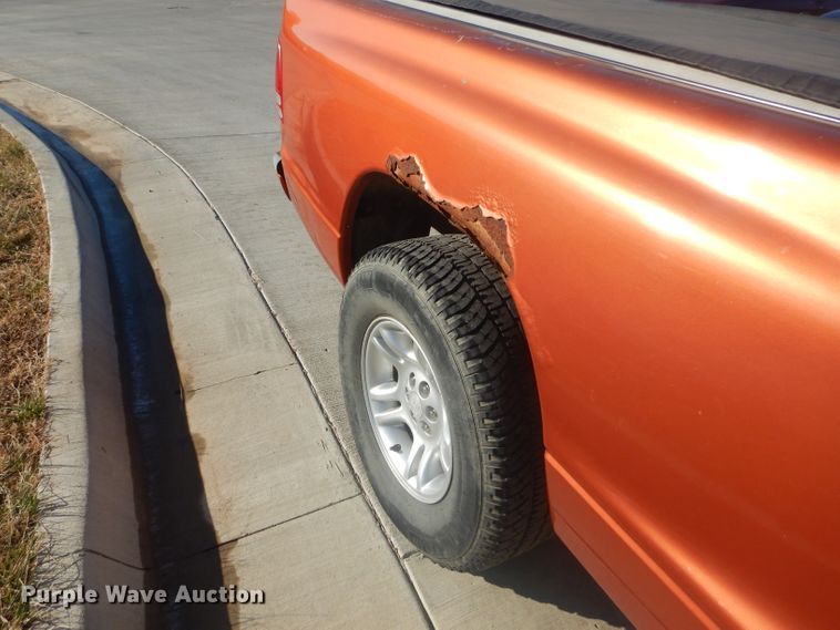 image for item GB9534 2001 Dodge Dakota pickup truck