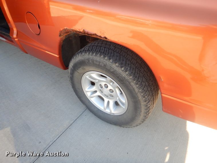 image for item GB9534 2001 Dodge Dakota pickup truck