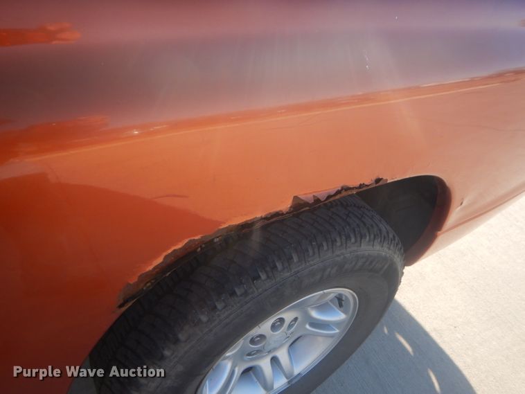 image for item GB9534 2001 Dodge Dakota pickup truck