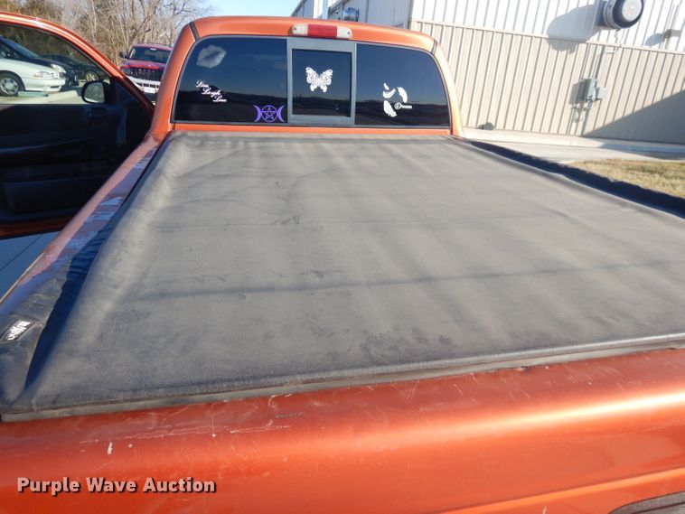 image for item GB9534 2001 Dodge Dakota pickup truck