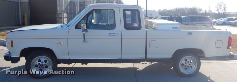 image for item GB9537 1986 Ford Ranger pickup truck