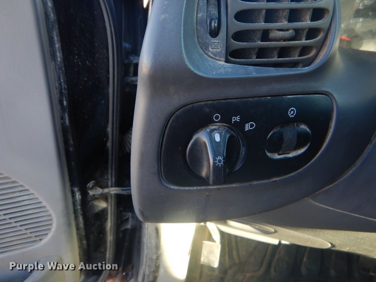 image for item GB9538 2000 Ford F150 pickup truck