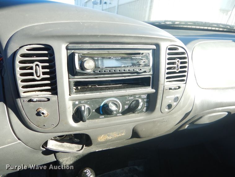 image for item GB9538 2000 Ford F150 pickup truck