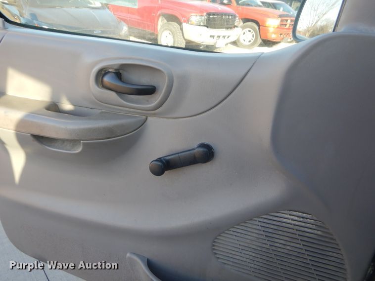 image for item GB9538 2000 Ford F150 pickup truck